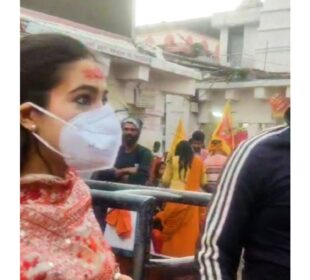 Sara Ali Khan in Deoghar Baba Mandir