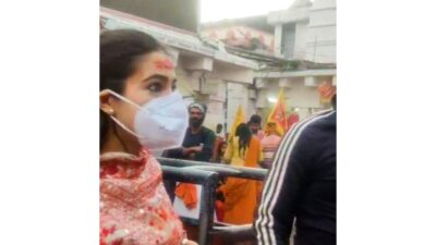 Sara Ali Khan in Deoghar Baba Mandir