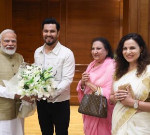 Randeep Hooda Meets Prime Minister Narendra Modi with Family