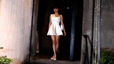 Mouni Roy spotted at Juhu