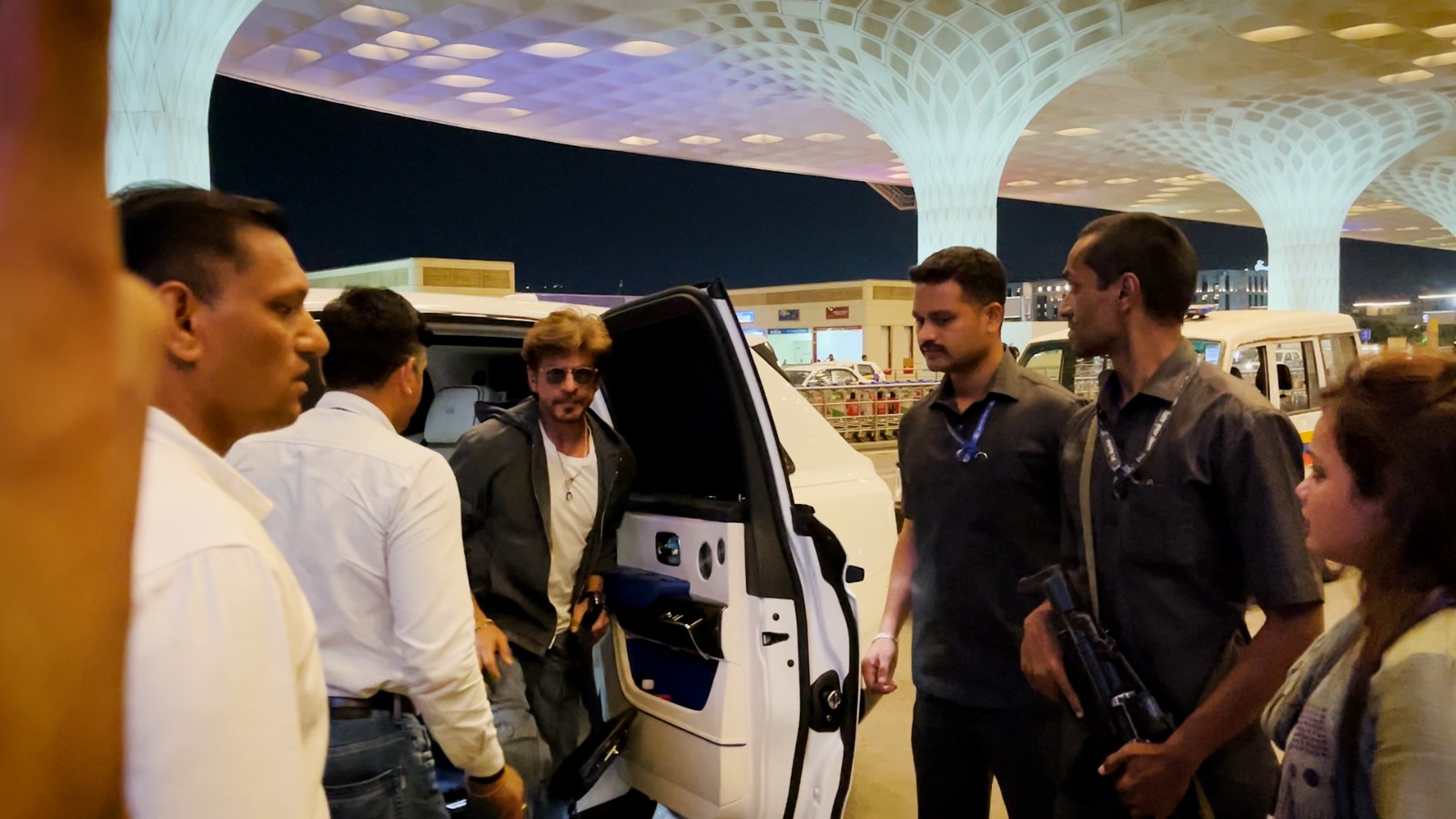 Shah Rukh Khan Spotted at Mumbai Airport