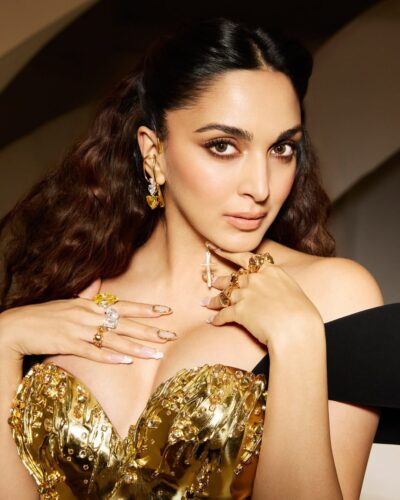 Pregnant Kiara Advani Photos 