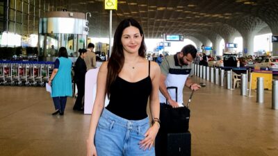 Amyra Dastur Spotted At Mumbai Airport