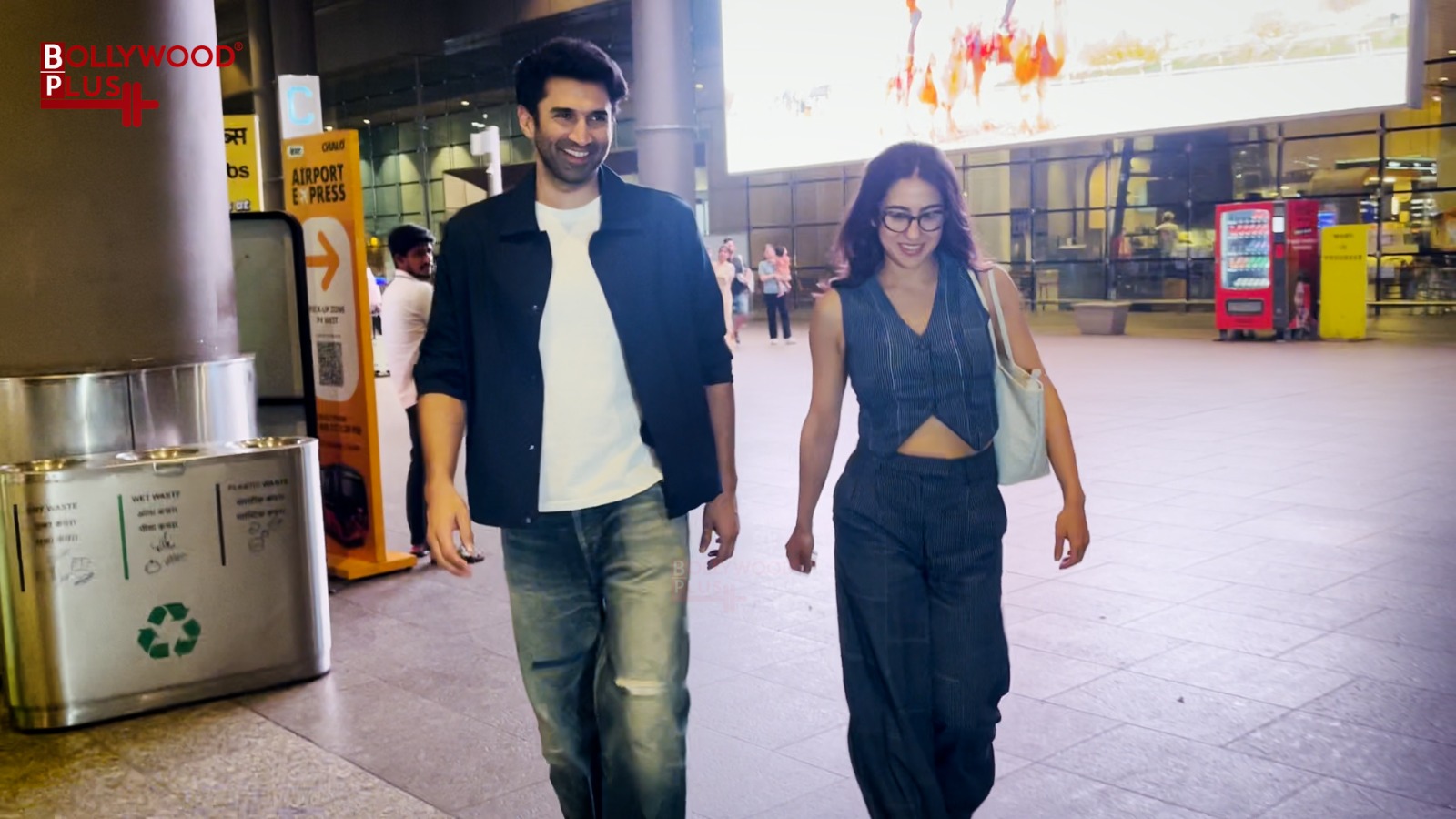 Sara Ali Khan With Aditya Roy Kapur Returns Mumbai Spotted At Airport