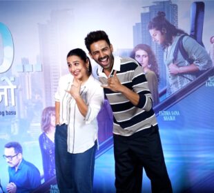 Kartik Aaryan & Vidya Balan At The Premiere Night of Metro… In Dino